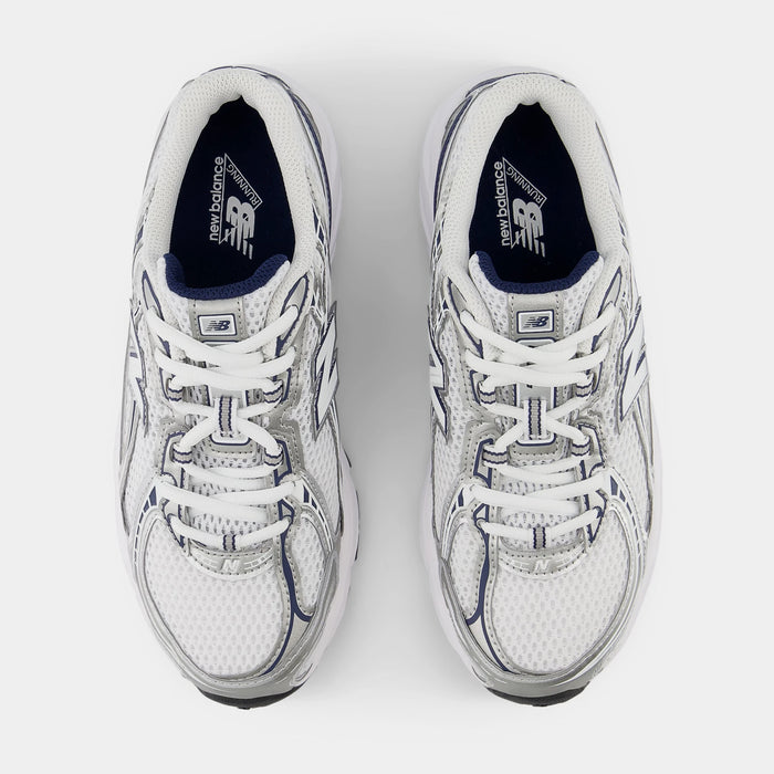 740 Lace Grade School Lifestyle Shoes (White/Navy)
