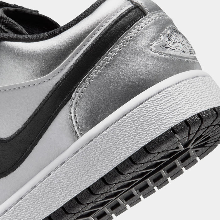 Air Jordan 1 Low SE Grade School Lifestyle Shoes (White/White/Metallic Silver/Black)