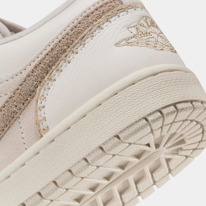 Air Jordan 1 Low SE Womens Lifestyle Shoes (Light Orewood Brown/Hemp/Sail)