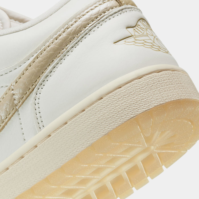 Air Jordan 1 Low SE Womens Lifestyle Shoes (Sail/Pale Ivory/Team Gold)
