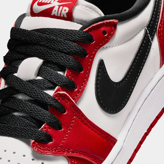 Air Jordan 1 Retro Low OG Chicago Grade School Lifestyle Shoes (Varsity Red/Summit White/Black)