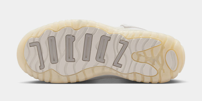 Air Jordan 11 Retro Pearl Preschool Lifestyle Shoes (Sail/Pearl Grey/White/Metallic Silver)