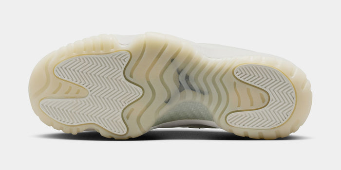 Air Jordan 11 Retro Pearl Womens Lifestyle Shoes (Sail/Pearl Grey/White/Metallic Silver)