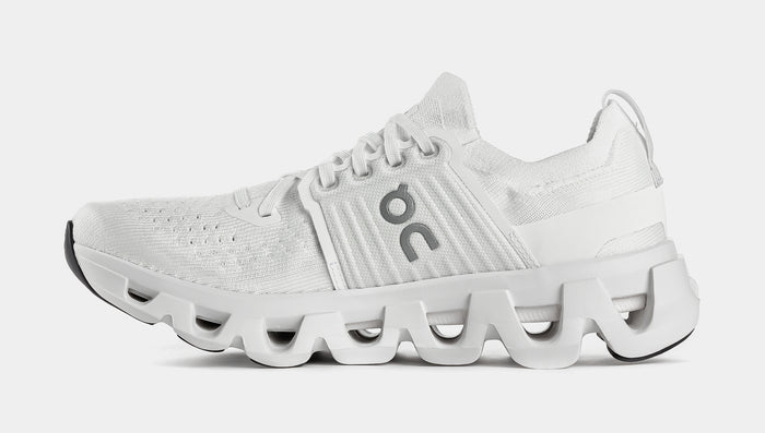 Cloudswift 4 Womens Running Shoes (White/White)