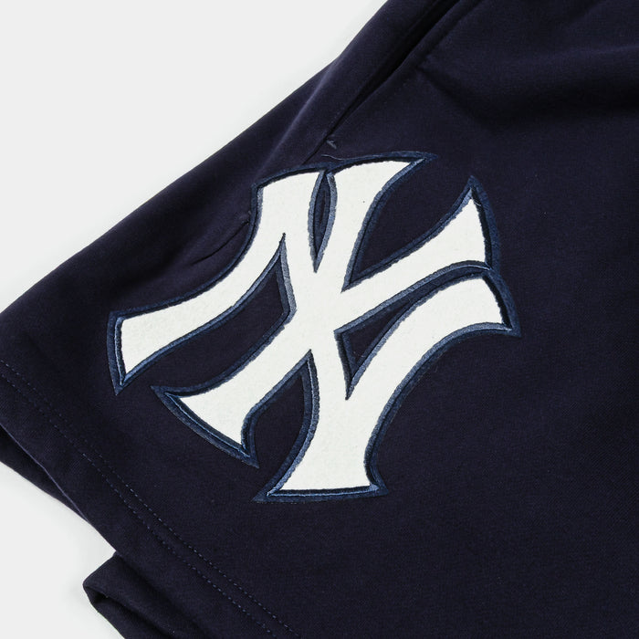 New York Yankees Living Large Fleece Mens Shorts (Navy/White)