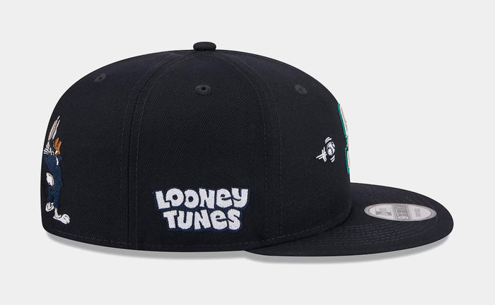 Seattle Mariners x Looney Tunes Bugs 9Fifty Snapback Mens Hat (Navy/White)