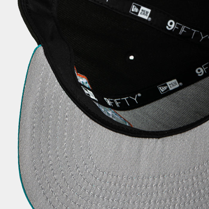 Shoe Palace x New Era NFL 90s Graffiti Exclusive Miami Dolphins Snapback Mens Hat (Black/Teal)