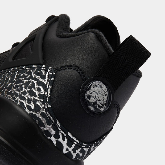 Spizike Low Grade School Basketball Shoes (Black/Metallic Silver)