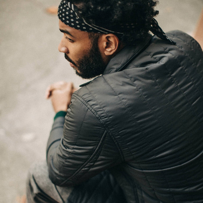 fit model wearing The Decker Jacket in Charcoal Quilt, shoulder