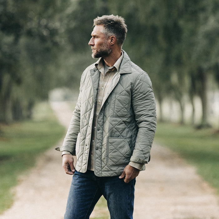 fit model standing in The Ojai Jacket in Sagebrush Diamond Quilt