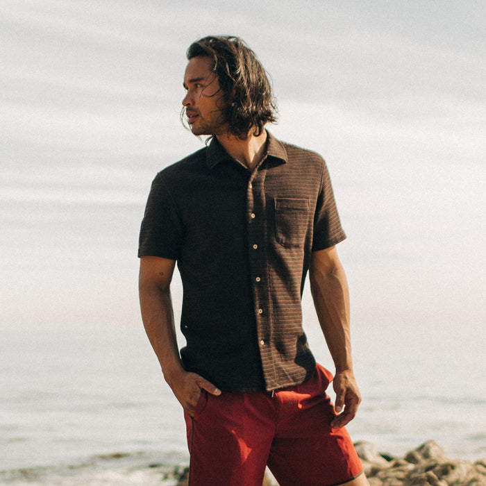 fit model wearing The Short Sleeve Hawthorne in Espresso Pickstitch Waffle