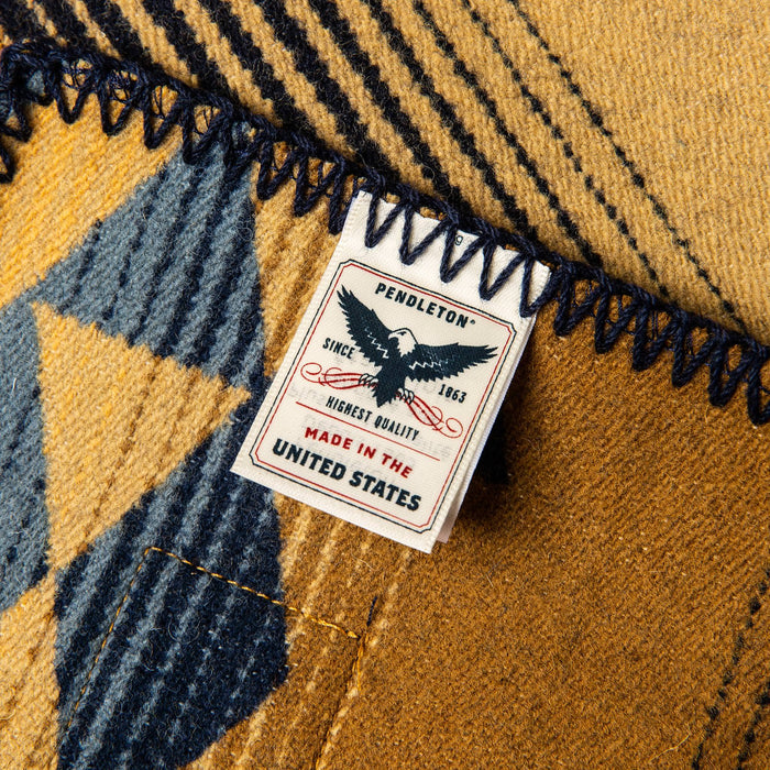 material shot of blanket—made in USA stitching