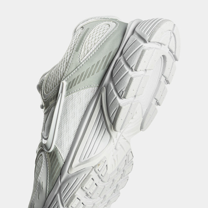 V5 RNR Mens Running Shoes (White/Black/Metallic Silver)