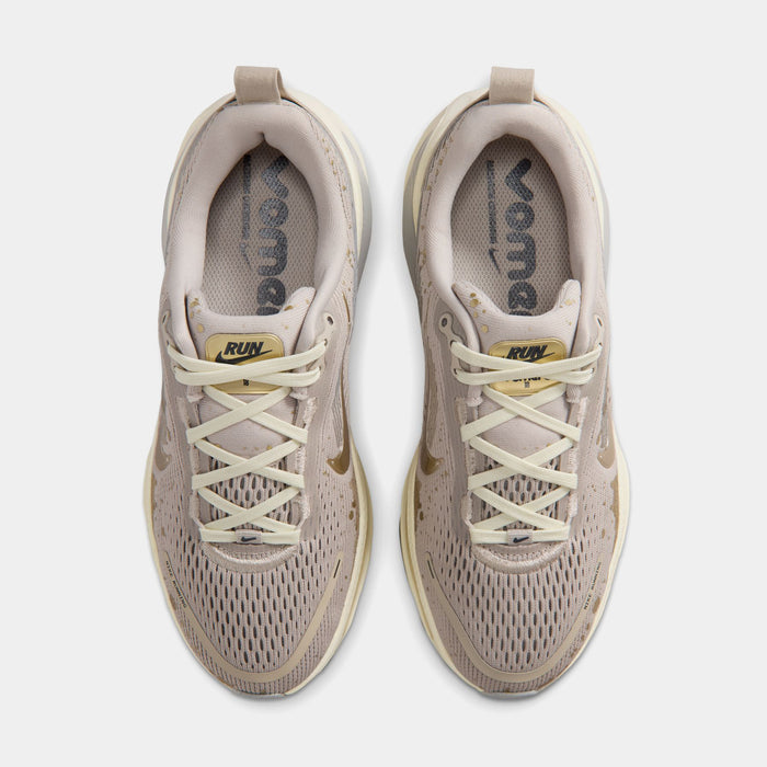 Vomero 18 Grade School Running Shoes (Cream/Gold Grain/Coconut Milk)