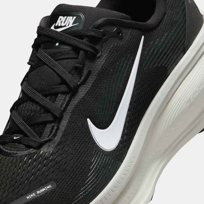 Vomero 18 Mens Running Shoes (Black/Coconut Milk/Light Iron Ore/Summit White)