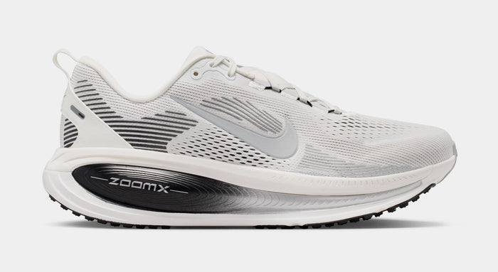 Vomero 18 Mens Running Shoes (Summit White/Black/Off White/Metallic Silver)