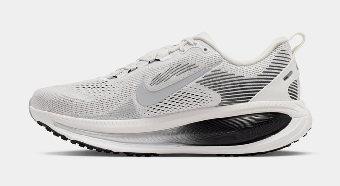 Vomero 18 Mens Running Shoes (Summit White/Black/Off White/Metallic Silver)