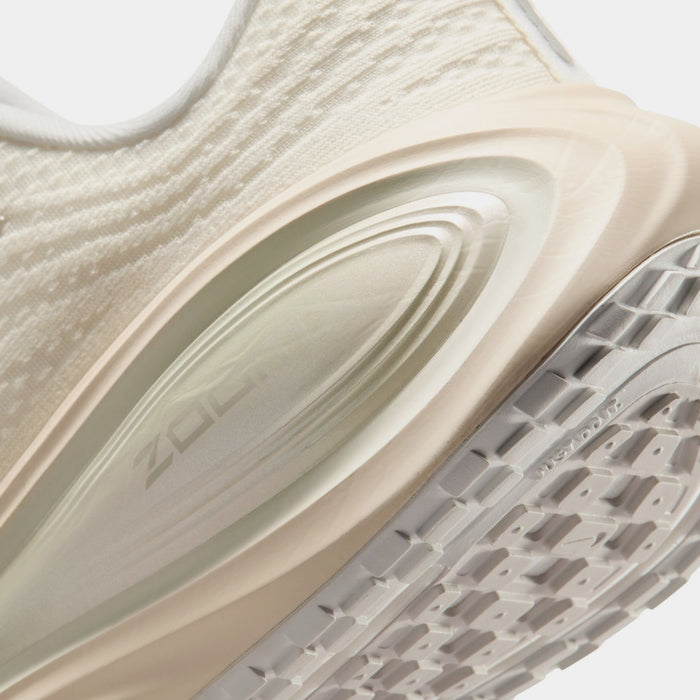 Vomero Plus Womens Running Shoes (Summit White/Chalk/Phantom/Pure Platinum)