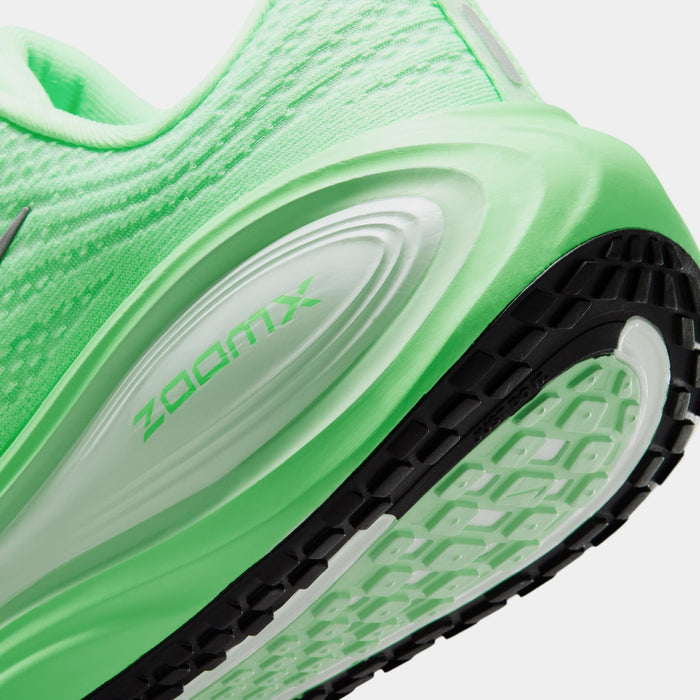 Vomero Plus Womens Running Shoes (White/Illusion Green/Cucumber Calm/Metallic Silver)