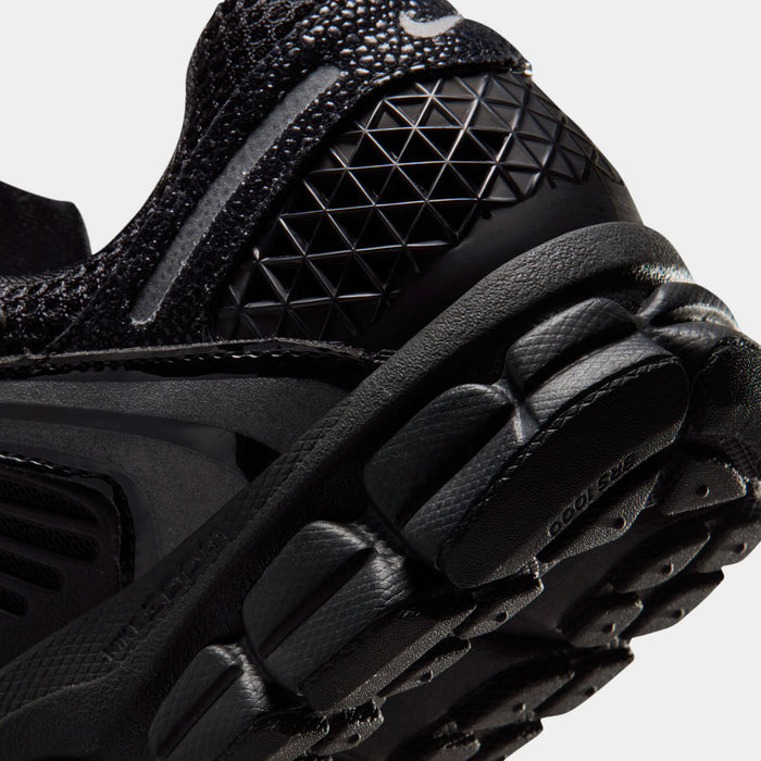 Zoom Vomero 5 Stingray Womens Running Shoes (Black/Black/Metallic Silver/Anthracite)