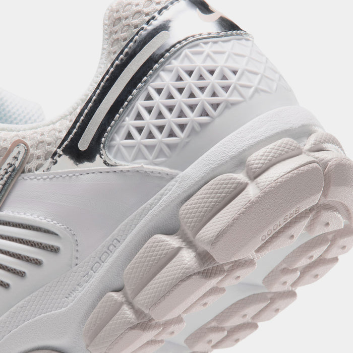 Zoom Vomero 5 Womens Running Shoes (White/Metallic Silver/Light Bone)
